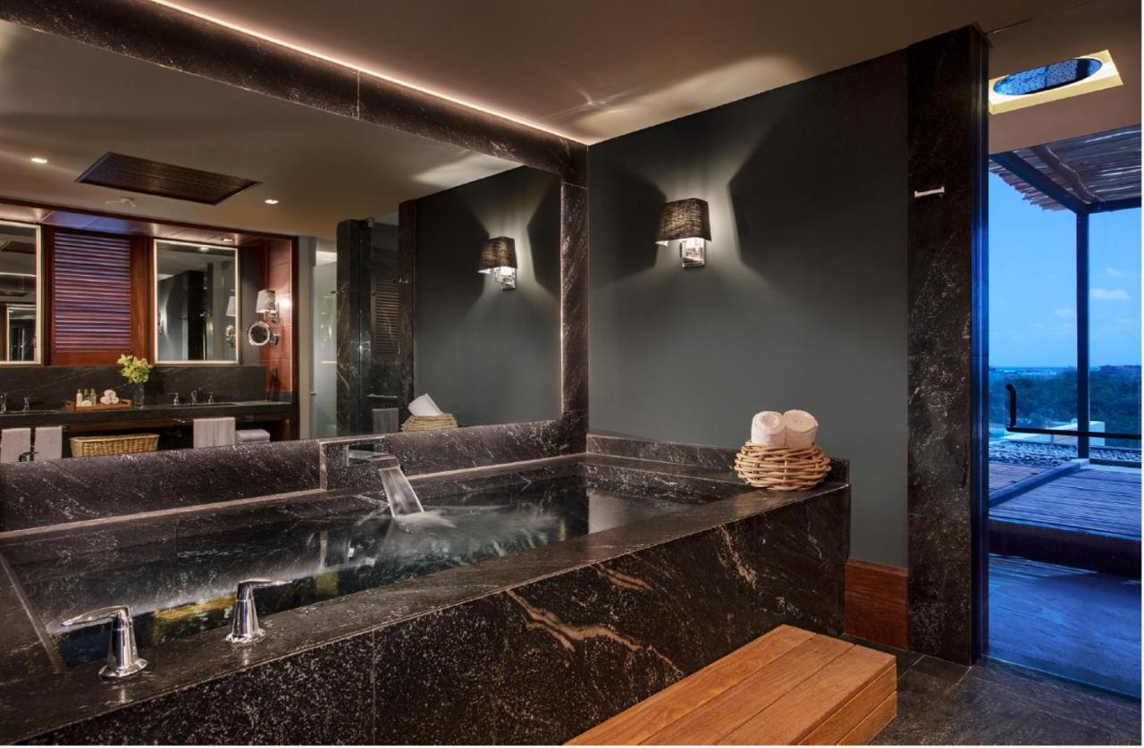 Preferred Club Paramount Suites Ocean View King