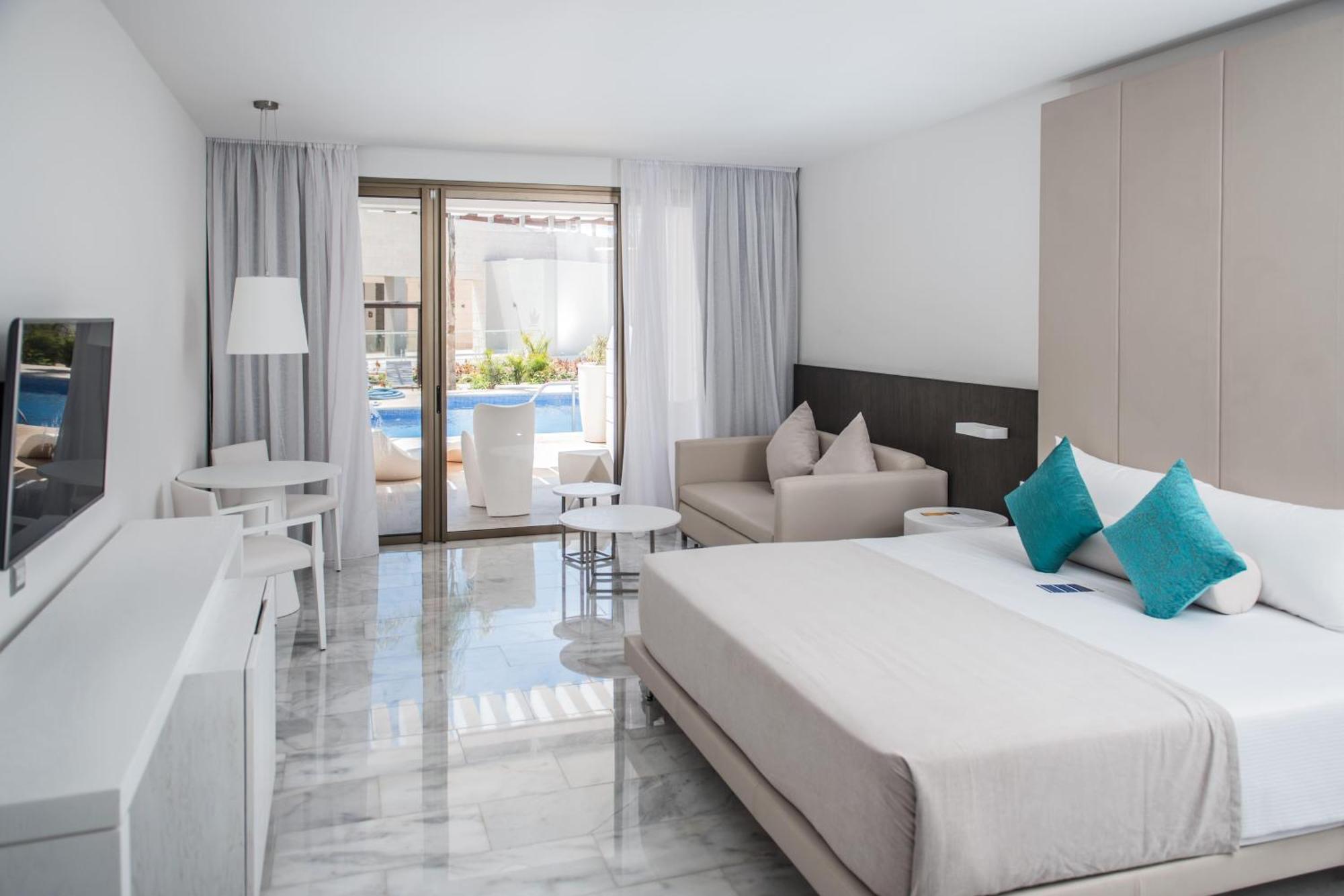 Deluxe Junior Suite with Pool Access,1698056782:JPEG